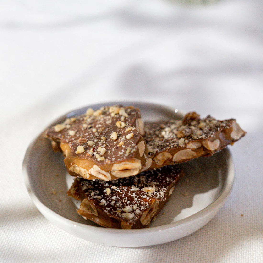 The Confectionist Milk Chocolate & Hazelnut Toffee 85g Jar