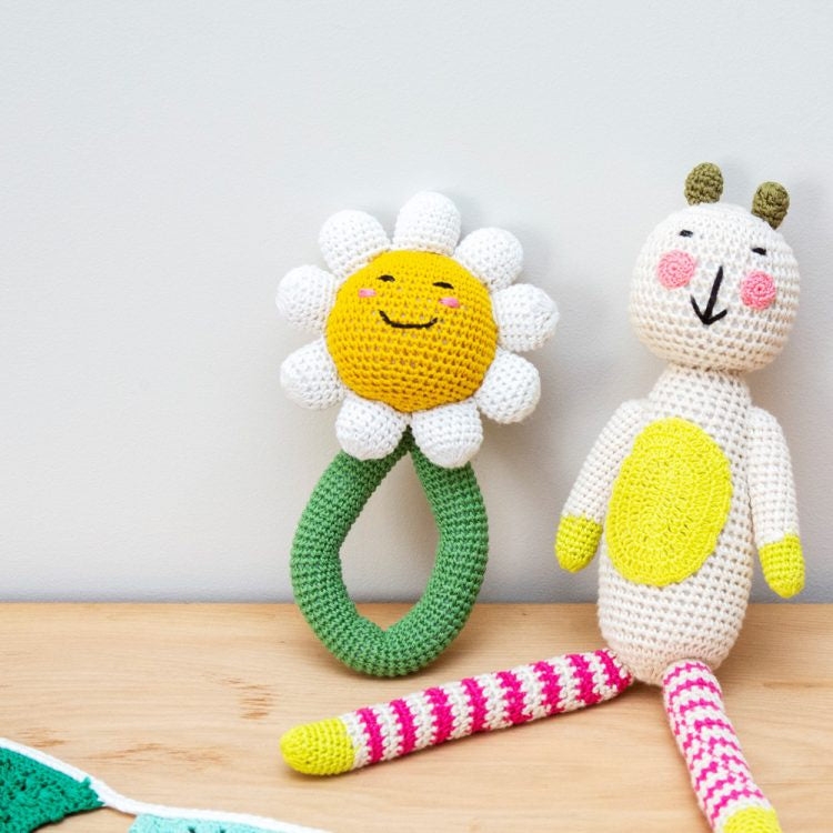 Crochet Daisy Rattle - Urban Naturals
