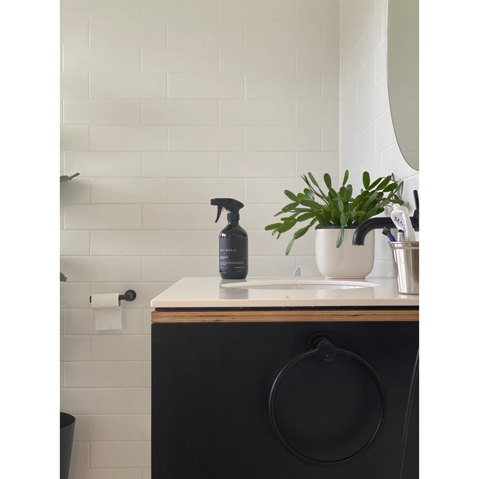 Real World  - Koromiko & White Grapefruit Bench Spray - Urban Naturals